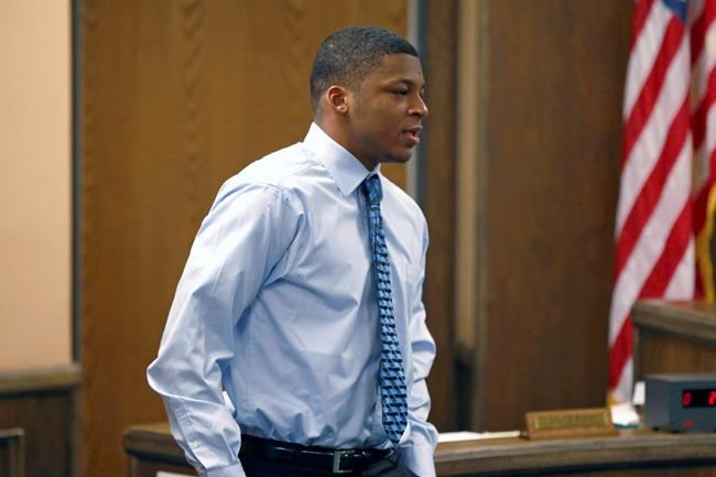 The Latest: Convicted rapist allowed to play in college game | iNFOnews.ca CP2024176894