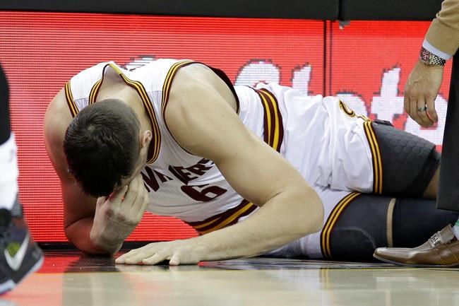 Bogut done, Smith back as Cavaliers stumble forward | iNFOnews.ca