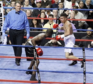 Down for the count: FBI says bloody swab from boxing match links boxer to Mich. bank robbery | iNFOnews.ca CP19465077
