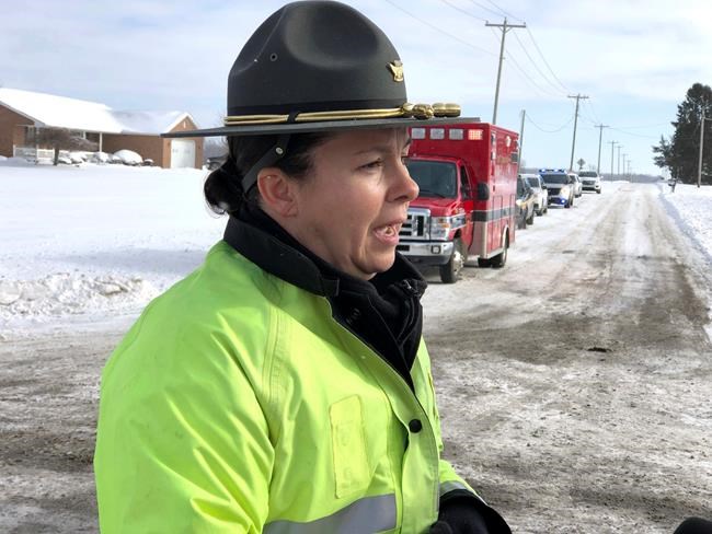 Plane crashes into front yard of rural Ohio home; 2 dead | iNFOnews.ca