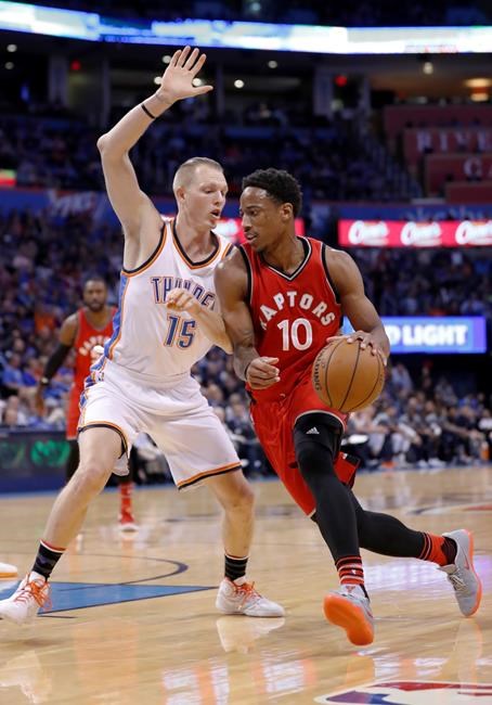 DeRozan scores 37, leads Raptors past Thunder 112-102 | iNFOnews.ca