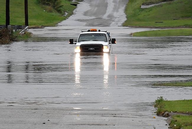 Tornadoes on the Plains not as bad as feared; threat remains | iNFOnews.ca