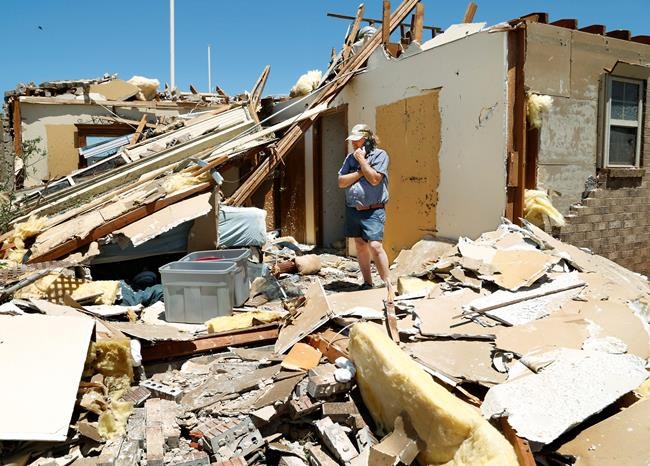 Tornadoes touch down in Kansas, Oklahoma, Texas | iNFOnews.ca Tornadoes touch down in Kansas, Oklahoma, Texas | iNFOnews.ca