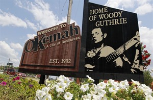 Okemah marks 100th birthday of native son, folk singer Woody Guthrie during annual festival | iNFOnews.ca CP19412542