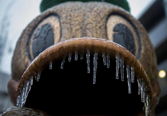 Winter storm snarls traffic in Oregon, stranding thousands | iNFOnews.ca Winter storm snarls traffic in Oregon, stranding thousands | iNFOnews.ca