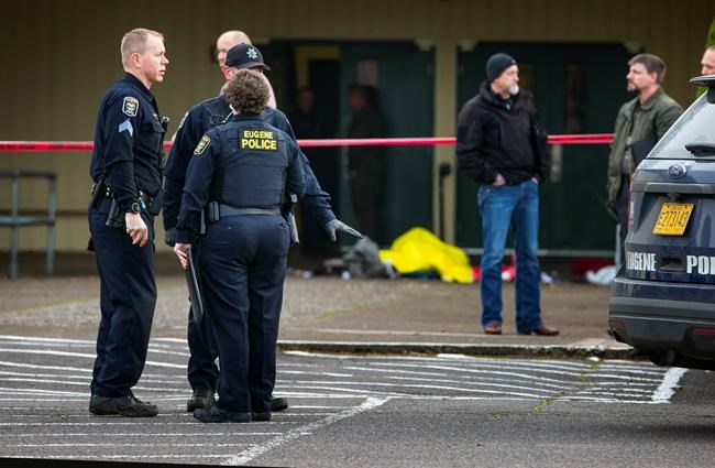 Police kill armed man at Oregon school amid custody dispute | iNFOnews.ca
