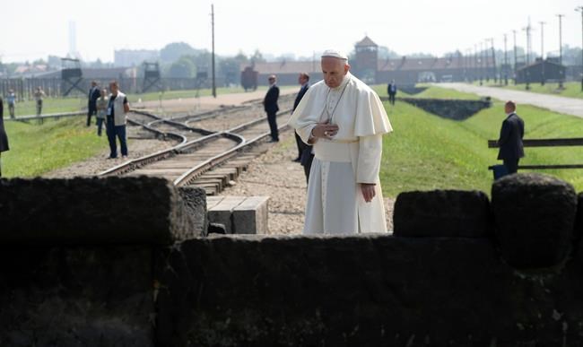 Pope visits Auschwitz, begs God to forgive "so much cruelty" | iNFOnews.ca Pope visits Auschwitz, begs God to forgive "so much cruelty" | iNFOnews.ca