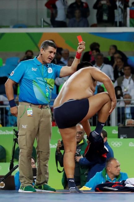 Mongolia's Olympic wrestling strip gets public backing | iNFOnews.ca