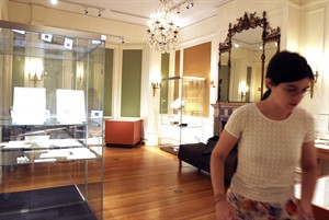 Colbert joins Joyce, Sendak on list of literary giants with material at Philadelphia library | iNFOnews.ca CP19590824