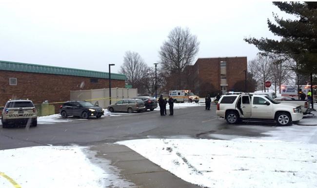 Cops: Man lured wife saying had gifts for kids, shot her | iNFOnews.ca