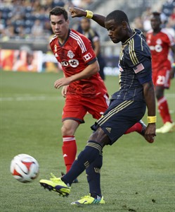 10-man Toronto FC falls to Union 1-0 in Vanney's first game as manager | iNFOnews.ca 10-man Toronto FC falls to Union 1-0 in Vanney's first game as manager | iNFOnews.ca