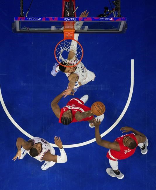 Leonard has 39 points, Raptors even up series with 101-96 win over Sixers | iNFOnews.ca