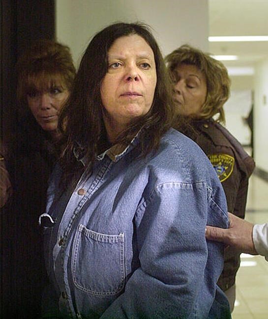 Woman serving life in collar bomb robbery dies in prison | iNFOnews.ca