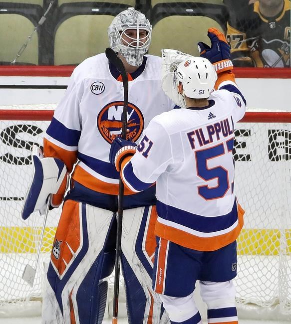 Islanders finish off Penguins 3-1 for stunning playoff sweep | iNFOnews.ca