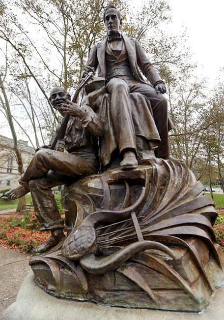 Art commission wants 'Oh! Susanna' songwriter's statue gone | iNFOnews.ca
