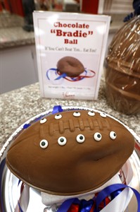 Candy maker's Deflategate chocolate football was a joke but winds up raising $20K for charity | iNFOnews.ca