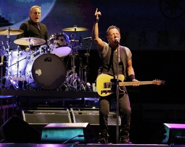Bruce Springsteen again breaks record for longest US show | iNFOnews.ca