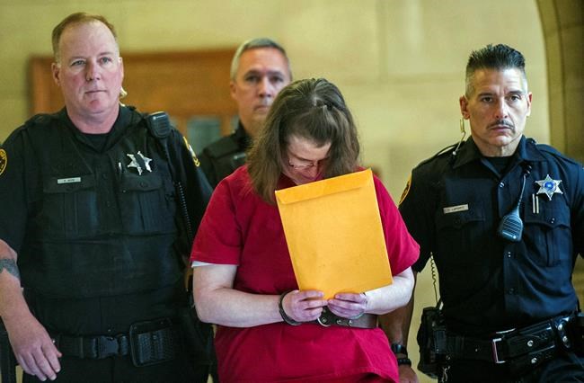 Mother gets 30 to 80 years in sons' bathtub drownings | iNFOnews.ca
