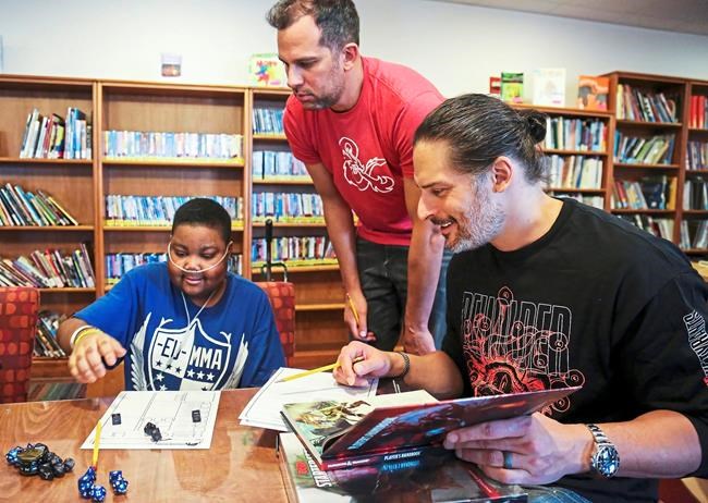 Actor Joe Manganiello plays D&D at children's hospital | iNFOnews.ca CP1154286799