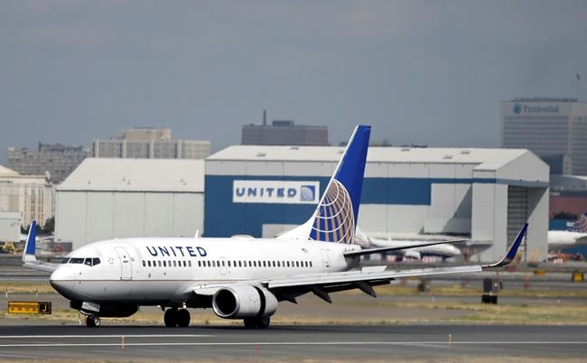 Twitter users mock United over overbooked flight incident | iNFOnews.ca Twitter users mock United over overbooked flight incident | iNFOnews.ca