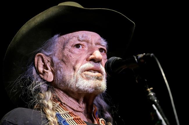 Willie Nelson cuts show short, cites Utah's high altitude | iNFOnews.ca