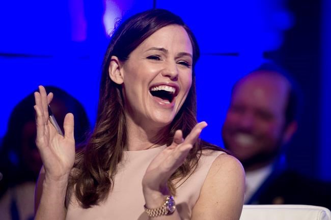Jennifer Garner posts laughing gas video after dental work | iNFOnews.ca