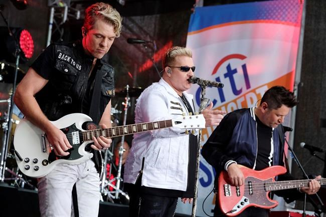 Rascal Flatts surprises bride and groom at wedding reception | iNFOnews.ca