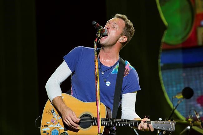 Last Christmas: Coldplay's Chris Martin sings George Michael | iNFOnews.ca