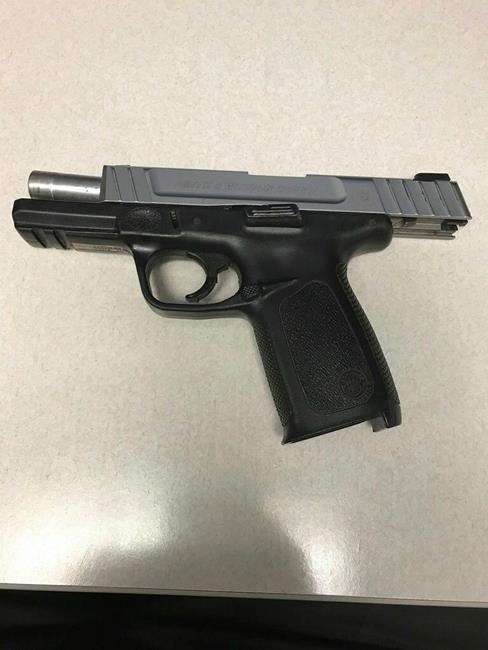 Police: Student tried to enter school with loaded handgun | iNFOnews.ca
