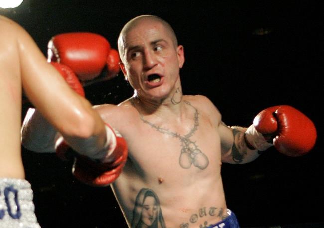 Assault charges involving family dropped against boxer | iNFOnews.ca