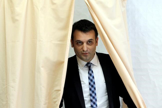 Le Pen's deputy quits as tensions engulf French far right | iNFOnews.ca