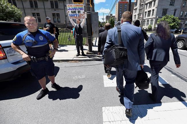 Figures show about 2,000 minors separated from families | iNFOnews.ca Figures show about 2,000 minors separated from families | iNFOnews.ca