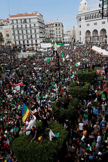 Algeria's tidy revolutionaries: Cleanup after mass protests | iNFOnews.ca