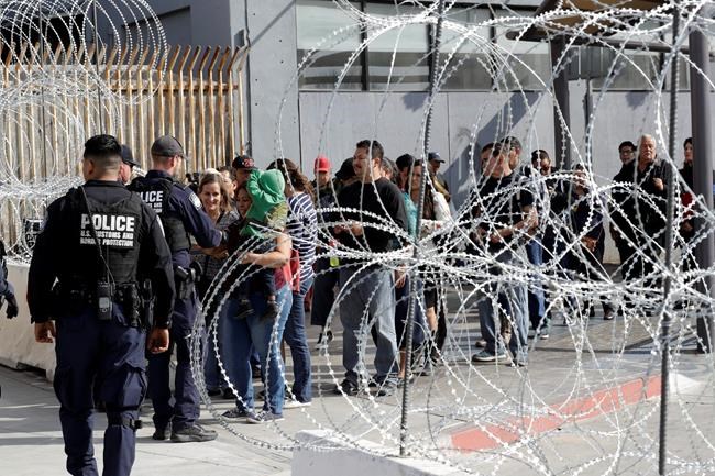 Agency: Fear of returning home spikes at US-Mexico border | iNFOnews.ca