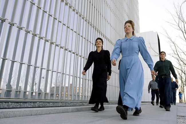 Polygamist leader: Communal living key part of religion | iNFOnews.ca