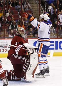 Boedker gets first career hat trick, adds an assist to help Coyotes outlast winless Oilers 7-4 | iNFOnews.ca Boedker gets first career hat trick, adds an assist to help Coyotes outlast winless Oilers 7-4 | iNFOnews.ca