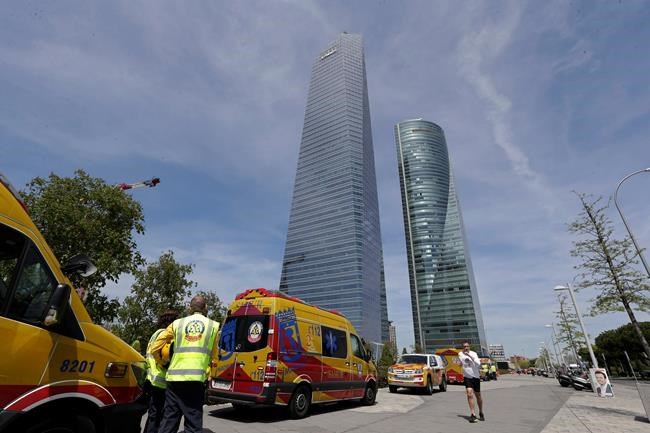 Hoax bomb scare prompts evacuation of 57-story Madrid tower | iNFOnews.ca