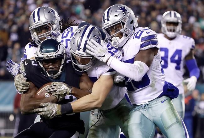 Elliott, Prescott lead Cowboys past Eagles 27-20 | iNFOnews.ca