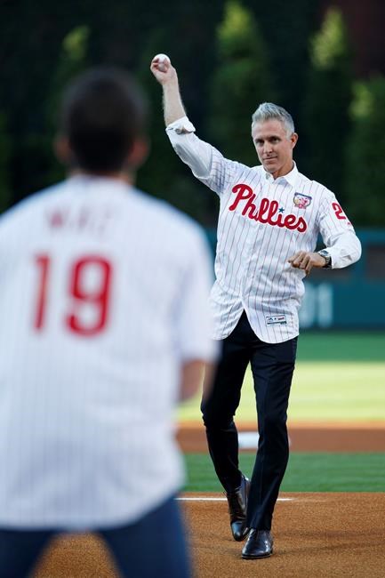 Utley honoured, tosses pitch to Always Sunny's Rob McElhenney | iNFOnews.ca