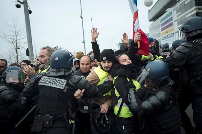 French yellow vest movement dogged by intolerance, extremism | iNFOnews.ca French yellow vest movement dogged by intolerance, extremism | iNFOnews.ca