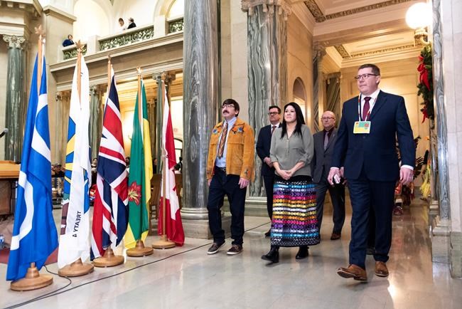 'Between two worlds:' Saskatchewan Premier apologizes to '60s Scoop survivors | iNFOnews.ca