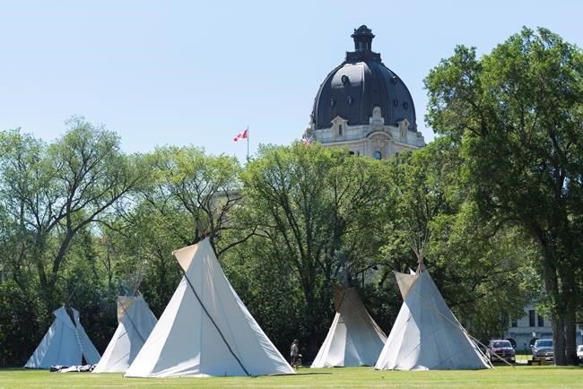 Saskatchewan premier wants police to remove teepees from park around legislature | iNFOnews.ca