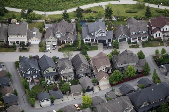 Mortgage deferrals at big Canada's big banks pile up, association says | iNFOnews.ca