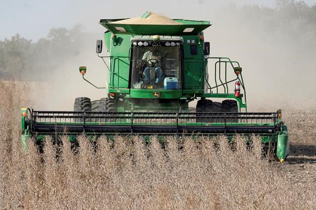 Farmers contest minister's claim that grain-farmers' carbon costs are tiny | iNFOnews.ca Farmers contest minister's claim that grain-farmers' carbon costs are tiny | iNFOnews.ca