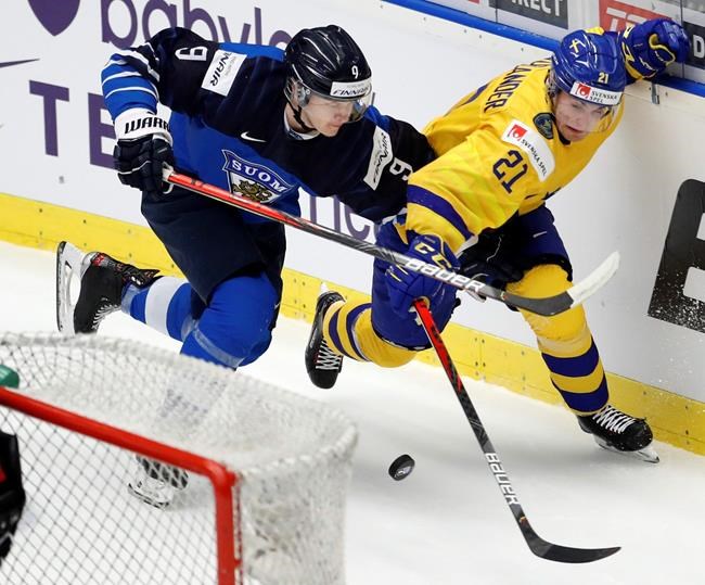 Canucks sign flashy winger Nils Hoglander to entry-level contract | iNFOnews.ca Canucks sign flashy winger Nils Hoglander to entry-level contract | iNFOnews.ca