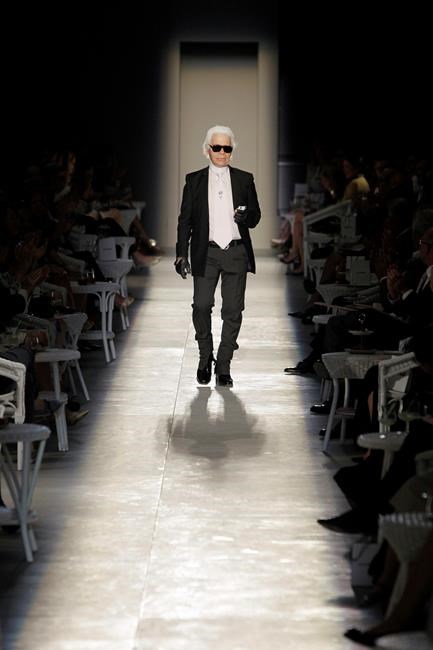 Designer Karl Lagerfeld, Chanel's global icon, dies in Paris | iNFOnews.ca Designer Karl Lagerfeld, Chanel's global icon, dies in Paris | iNFOnews.ca