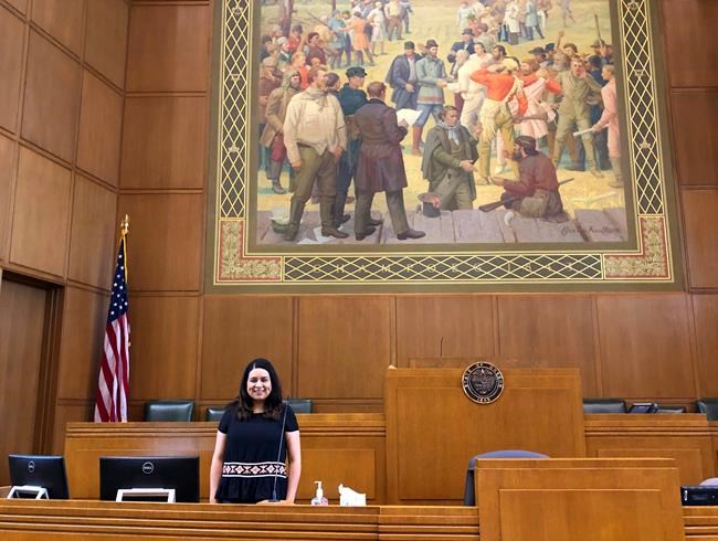 Never-ending reading: Oregon GOP tries to tie up Legislature | iNFOnews.ca CP2032959576
