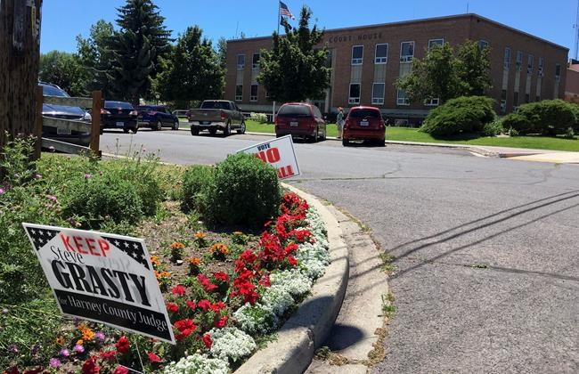 Oregon county keeps judge who blocked refuge occupiers | iNFOnews.ca