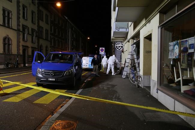 Police search for shooters after 2 killed in Swiss cafe | iNFOnews.ca Police search for shooters after 2 killed in Swiss cafe | iNFOnews.ca