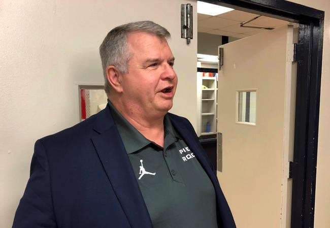 Study finds carving up school districts worsens segregation | iNFOnews.ca